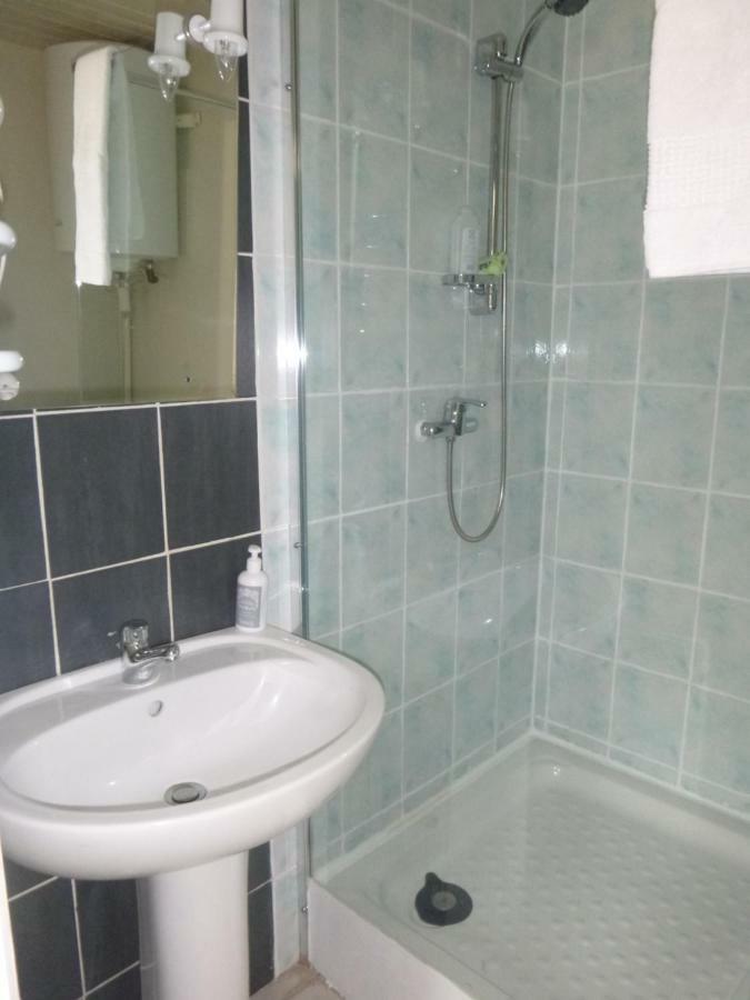 Bureaux Appartements Lesparre Medoc Zewnętrze zdjęcie