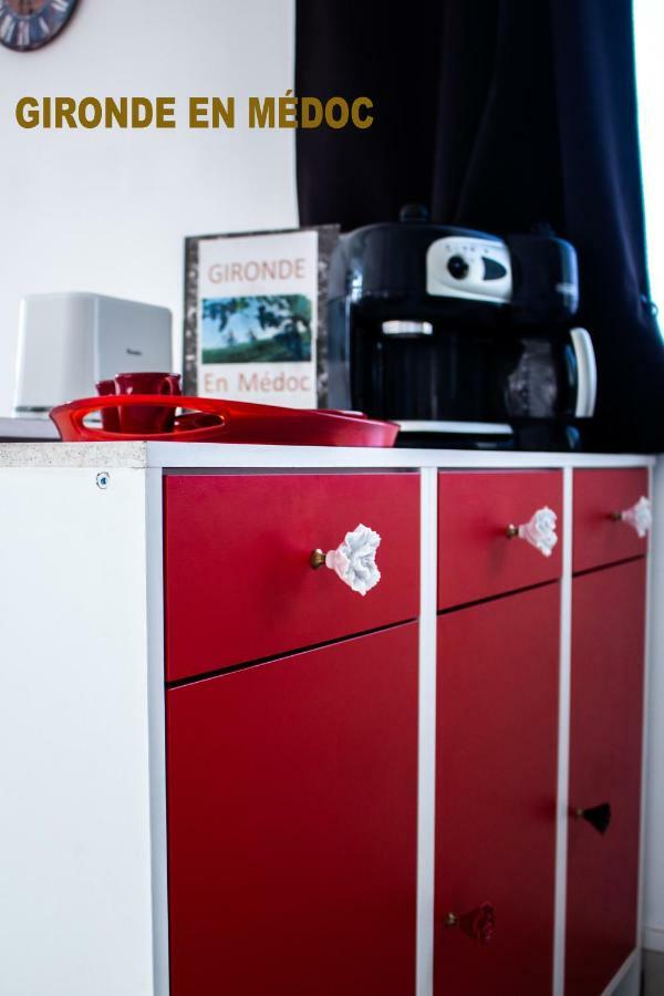 Bureaux Appartements Lesparre Medoc Zewnętrze zdjęcie